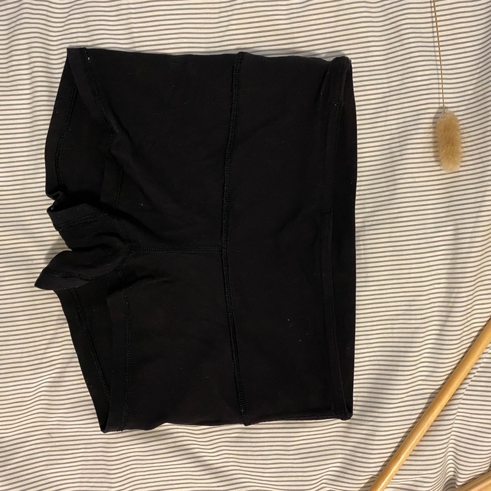 Lulu lemon wunder shorts - Picture 6 of 6